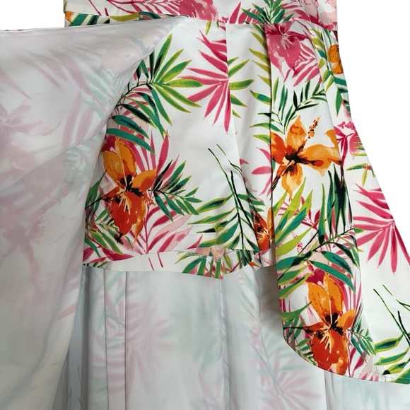 NWT New York & Company Pleated Overlay Tropical Floral Skirt With Shorts. Size L - Picture 4 of 12